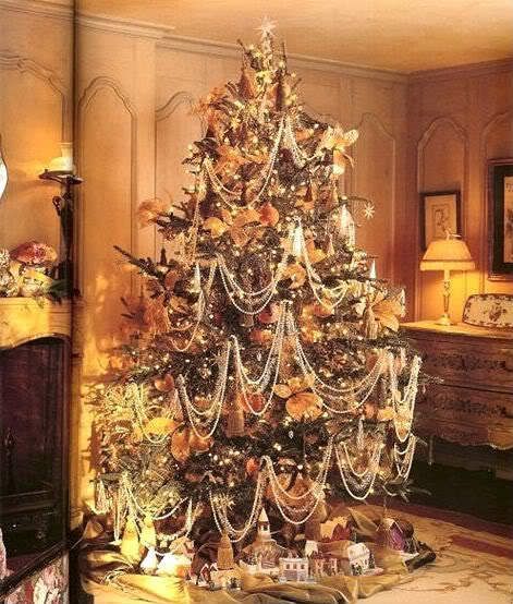 a decorated christmas tree in a living room