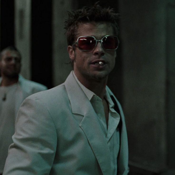 #fightclub #tylerdurden #thenarrator #marlasinger #1999 Image Joker, Tyler Durden, Clubbing Aesthetic, Retro Film, About Music, Movie Wallpapers, 2 Movie, Film Aesthetic, Breaking Bad