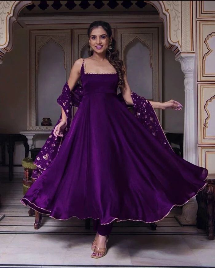 Purple Dress Indian, Purple Suit Women Indian, Heavy Anarkali Dress, Purple Anarkali Dress, Purple Indian Dress, Wedding Suit Indian, Wedding Dress Purple, Indian Dresses Anarkali, Purple Anarkali