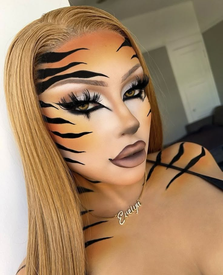 #makeup Tiger Print Eye Makeup, Thug Makeup, Tiger Print Makeup, Tiger Makeup Women, Animal Halloween Makeup, Animal Makeup Looks, Halloween Makeup For Work, Makeup Horor, Makeup Class Ideas