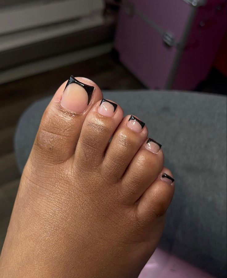 Black Design French Tip Nails, Black French Tip Mani Pedi, Cute Simple Pedicure Ideas, French Top Toes Black Women, Birthday Nail Black, Black Toes Pedicure, Black French Tip Toes With Design, Toes Inspo Nails, Black And Silver Toes