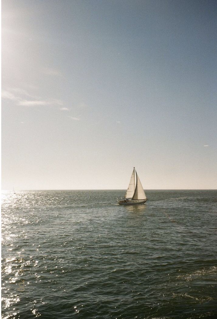 boat. Fotografi Vintage, Alam Yang Indah, In The Ocean, Summer Dream, Beach Aesthetic, Nature Aesthetic, Beach Vibe, Photography Inspo, Scenery Wallpaper