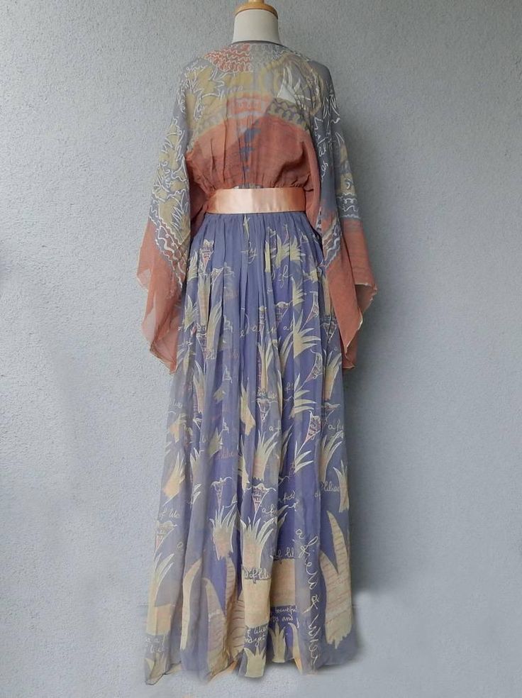 1971 Zandra Rhodes "Japan and Lovely Lilies" Collection Maxi Dress w/Belt 4 Vintage Fashion 1970, Pirate Costumes, Medieval Gown, Zandra Rhodes, Fashion Goth, Hippie Clothing, Satin Sash, Overbust Corset, 1970s Fashion