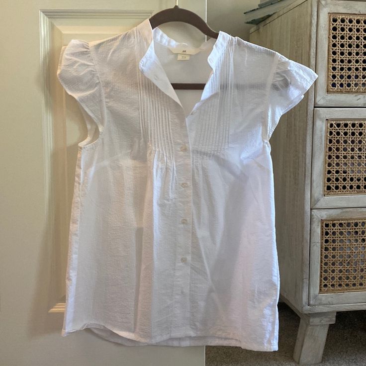 Never Worn. No Blemishes Classic H&m Blouse For Spring, Fitted H&m Blouse For Daywear, Classic H&m Spring Blouse, Classic Spring Blouse By H&m, H&m Cotton Blouse For Brunch, H&m White Relaxed Fit Tops, White Cotton H&m Dresses, H&m White Cotton Shirt, White Collared Blouse By H&m