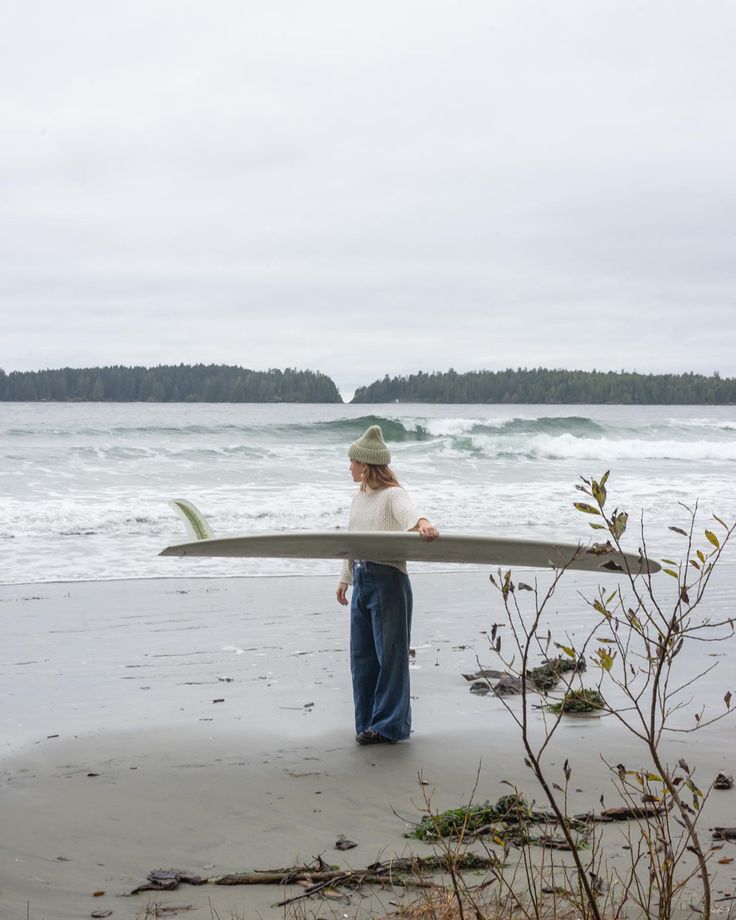 Winter Surfing Aesthetic, Surf Winter Style, Winter Surfer Girl Style, Winter Surfer Style, Surfer Style Outfits, Surfer Girl Outfits, Salted Granola, Surfing Aesthetic, Surf Aesthetic