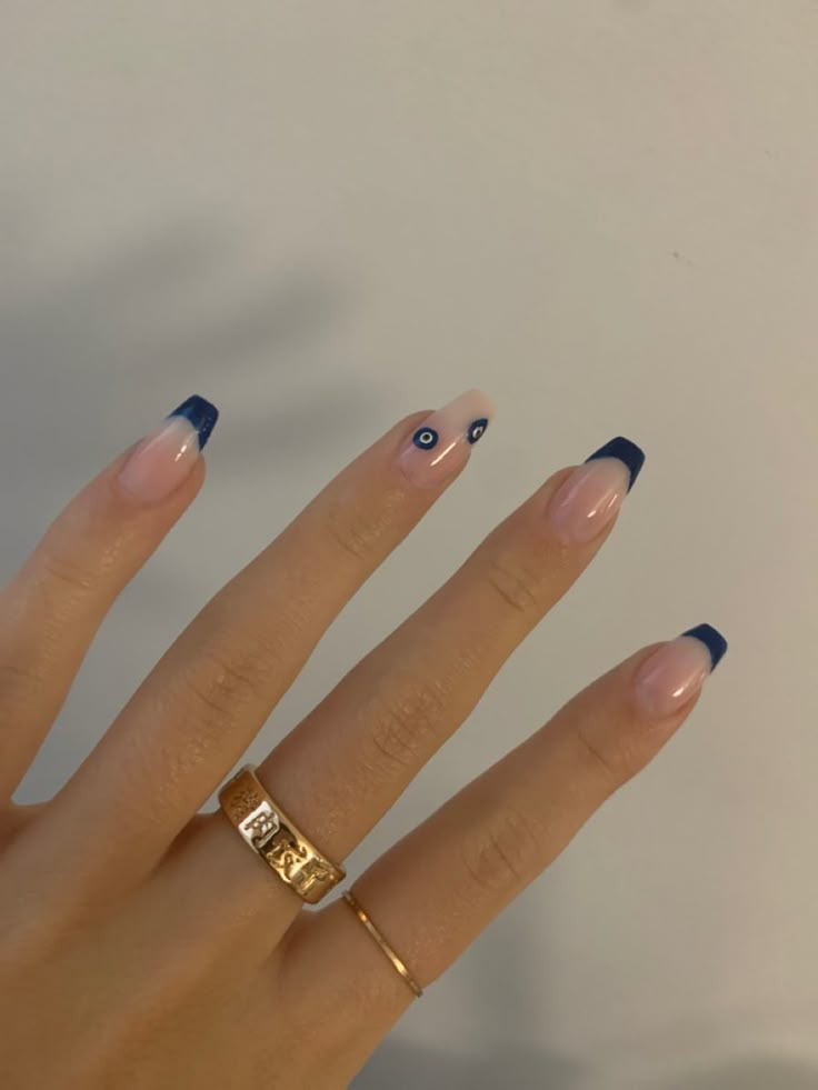 Aesthetic Summer Nails 2024, Nails Inspo Summer 2024, Simple Nail Inspo Trendy, Simple Summer Nail Ideas 2024, Nails Shorts, Nails Round, Evil Eye Nails, Hello Nails, Simple Gel Nails