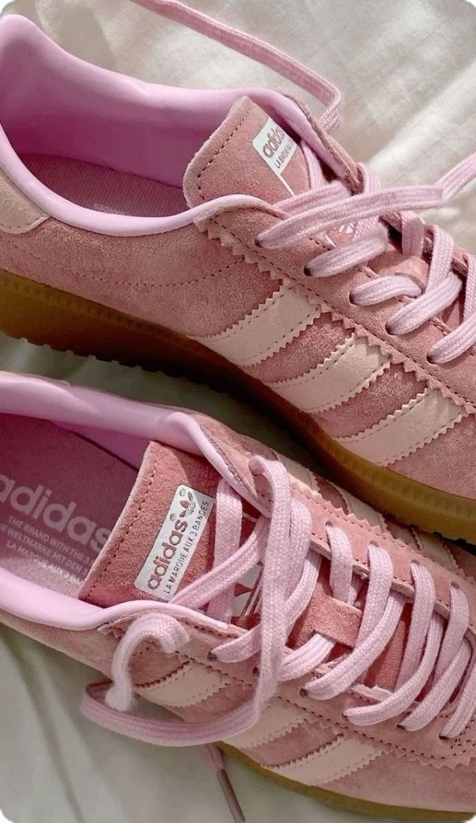 Dr Shoes, Pretty Shoes Sneakers, Shoe Wishlist, Hype Shoes, Shoe Inspo, Girly Shoes, Aesthetic Shoes, Swag Shoes, Pink Adidas