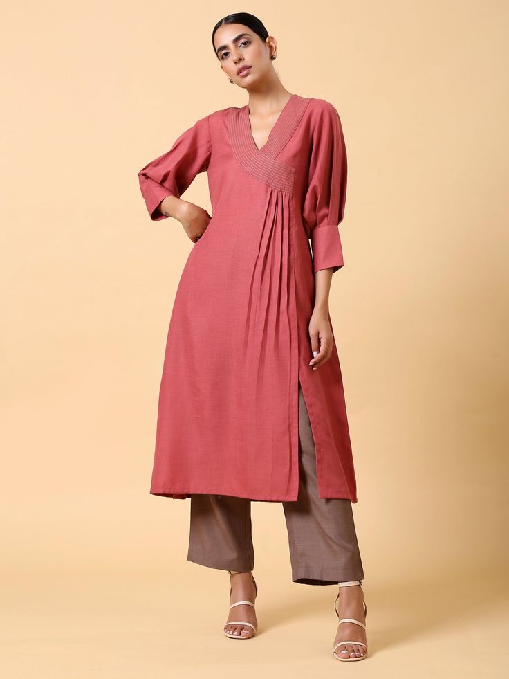 Linen Kurti Design, A Line Kurti, Red Kurta, Cotton Wrap Dress, Kurta Patterns, Kurta Pant Set, Simple Kurta Designs, Kurti Patterns, Kurti Designs Latest