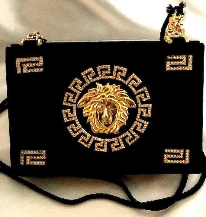 Pinterest:@luxurylife004 Fall Purses, Fall Handbag Trends, Fall Bags Handbags, Versace Vintage, Cheap Purses, Fall Handbags, Popular Handbags, Julien Macdonald, Unique Purses