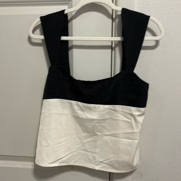 Medium Dress Top From Cider Never Worn Cider Tops, Black And White Dress, Medium Dress, Tops Black, Black N White Dress, Dress Top, Top Dress, Tank Dress, Cider