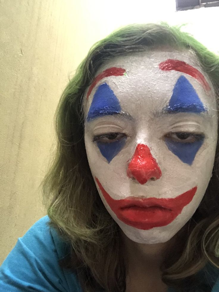 Wednesday Sleepover, Funny Clown Makeup, Make Up Karakter, Ugly Clowns, Clown Smile, Clown Meme, Makeup Karakter, Clown Face Paint, Cakey Makeup