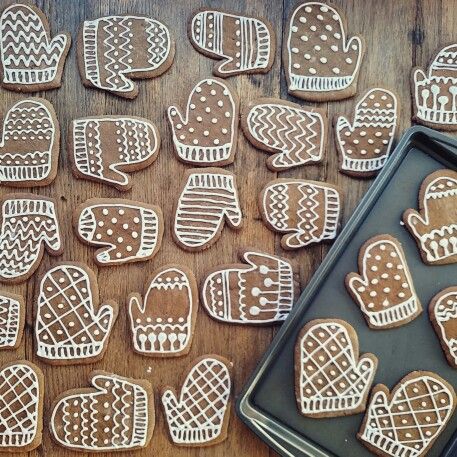 Gingerbread Mittens, Mitten Cookies, Gingerbread House Ideas, Gingerbread Cookies Decorated, The Best Dessert, Christmas Gingerbread House, Xmas Cookies, Baking Project, Christmas Cookies Decorated