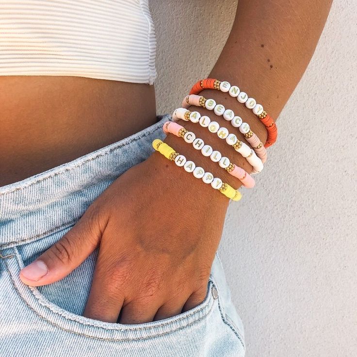 Beach Vsco, Heishi Jewelry, Pulseras Kandi, Funky Bracelet, Surf Necklace, Diy Friendship Bracelet, Homemade Bracelets, Jewelry Photography Styling, Diy Armband