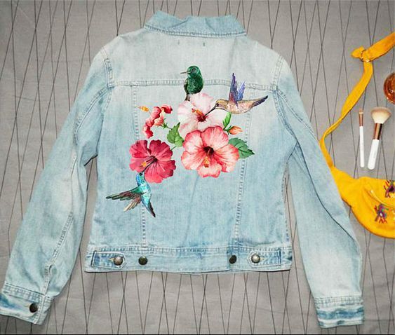 Applique Birds, Thrift Wishlist, Clothes Painting, Painted Clothes Diy, Hand Painted Denim, Look Boho Chic, Hand Painted Denim Jacket, Painted Clothing, Mode Kimono