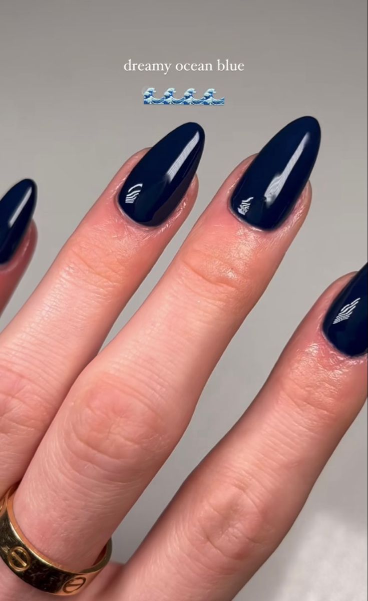 Nude Winter Nails, Trendy Winter Nails, Autumn Looks, Dark Blue Nails, Smink Inspiration, Classy Acrylic Nails, Makijaż Smokey Eye, Trendy Winter, Nail Jewelry