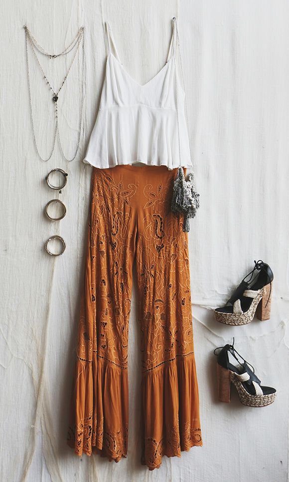 ╰☆╮Boho chic bohemian boho style hippy hippie chic bohème vibe gypsy fashion indie folk outfit╰☆╮ Petite Boho Fashion, Slouchy Dress Outfit, Boho Dresses Casual, Boho Clothing Style Summer, Western Boho Concert Outfit, Newest Fashion Trends 2023, Free People Outfits Summer Bohemian, Southwestern Boho Outfits, Boho Poncho Outfit