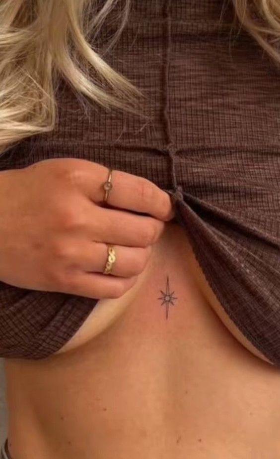 50+ Chic & Sexy Hip Tattoos for Women Tato Minimal, Unique Small Tattoo, Hidden Tattoos, Petite Tattoos, Star Tattoo, Cute Tattoos For Women, Discreet Tattoos, Dainty Tattoos, Subtle Tattoos