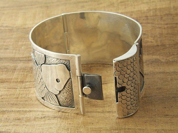 Koi Fish Bracelet, Fish Bracelet, Dolphin Jewelry, Fishing Bracelet, Metalwork Jewelry, School Jewelry, Jewelry Organizer Box, Jewelry Clasps, Jewelry Techniques