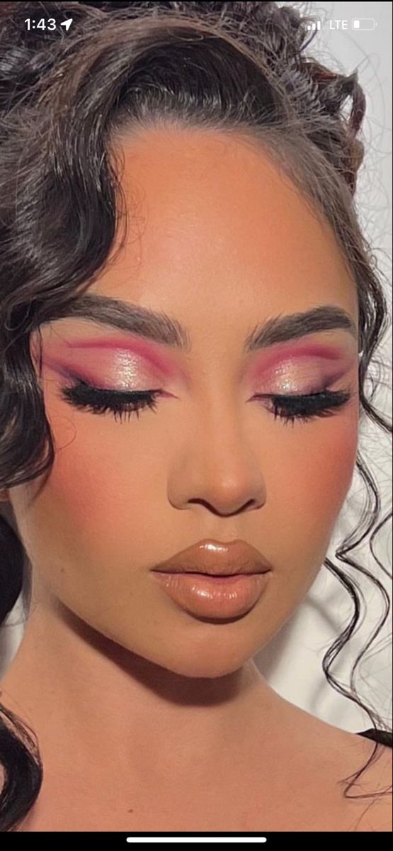 Pink Makeup Inspo Aesthetic, Makeup Looks With Pink Hair, Pink Glam Eyeshadow, Hot Pink Glam Makeup, Hot Pink Quince Makeup, Mother’s Day Makeup, Hot Pink Makeup Looks Eyeshadows, Pink Makeup For Black Women, Makeup For Hot Pink Outfit