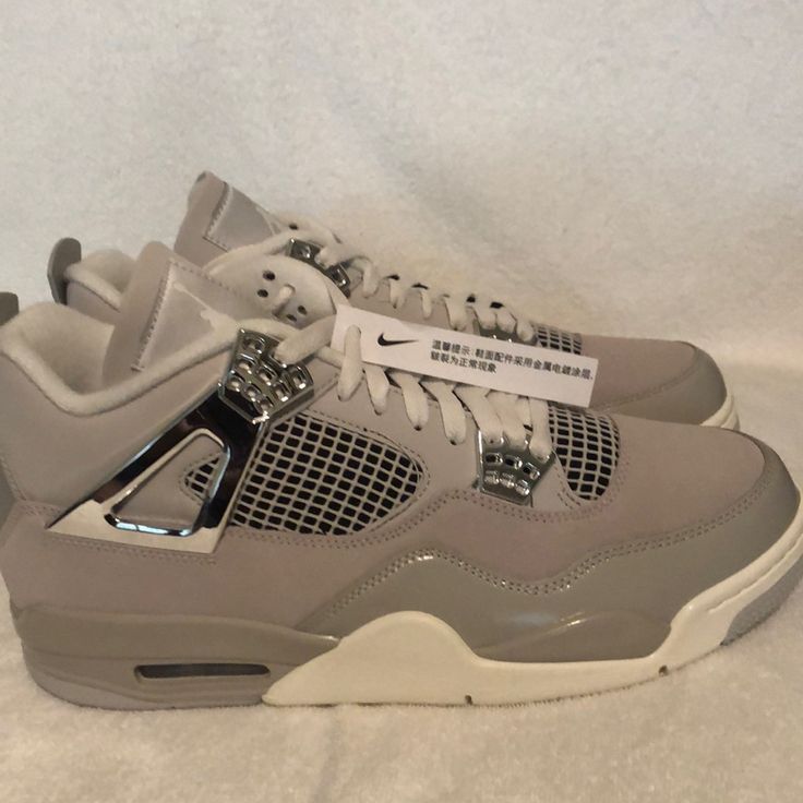 Nike Must Have Frozen Jordan 4 Must Have In Rotation Size Men 10.5 Frozen Moments, Nike Shoes Women Fashion, Pretty Sneakers, Trendy Shoes Sneakers, Nike Fashion Shoes, Preppy Shoes, Jordan Shoes Girls, Pretty Shoes Sneakers, Jordan Shoes Retro