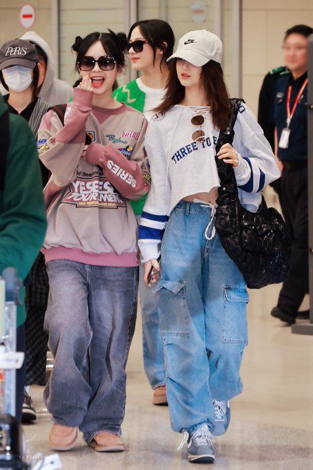 Kpop Idol Street Style, K Pop Airport Fashion Outfit, K Pop Summer Outfits, Dolphin Shorts Outfit Korean, Newjeans Casual Outfit, New Jeans Airport, Nwjns Outfit, K Airport Fashion, Nmixx Fashion