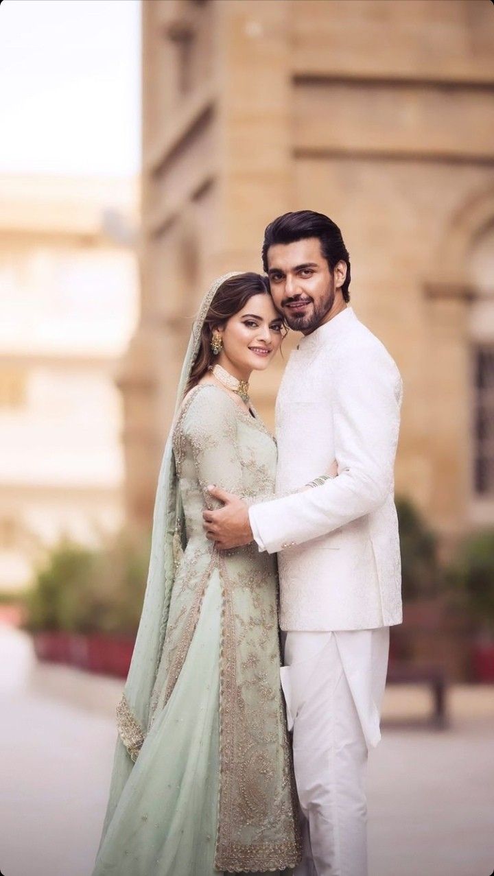 Minal Khan Engagement, Leena Asad, Engagement Couple Dress, Wedding Shoot Poses, Couple Photo Shoots, Couple Poses Wedding, Couple Photo Poses, Dress Types, Makeup Decor