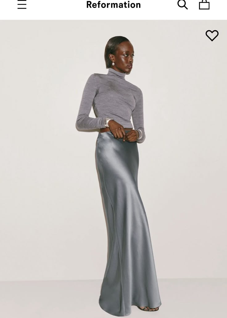 Silk Skirt Outfit, Long Silk Skirt, Satin Skirt Outfit, Silver Skirt, Silk Maxi Skirt, Maxi Skirt Outfits, Mode Inspo, Satin Skirt, Silk Skirt