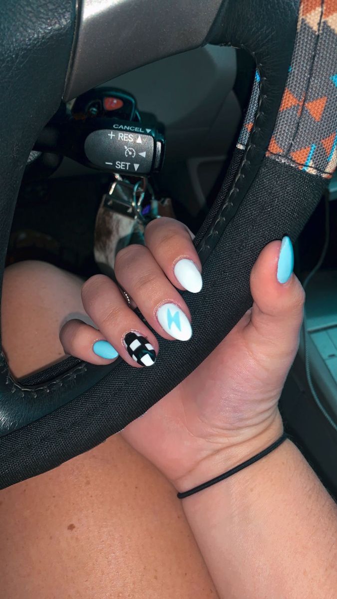 Westerns Nails, Cute Simple Country Nails, Jelly Roll Nail Ideas, Cute Country Acrylic Nails, Dodge Nails Designs, Nails Design Western, Simple Western Nails Almond, Nail Ideas Really Short, Short Punchy Nails