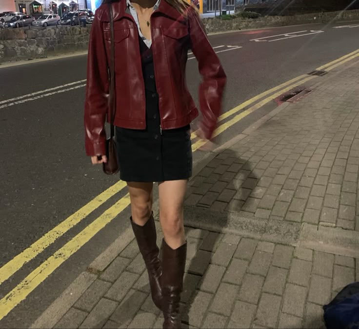 Dark Red Leather Jacket Aesthetic, Fall Outfit Maroon, Outfit Ideas Red Jacket, Red Aesthetic Vintage Outfit, Dark Red Outfits For Women, Maroon Girl Aesthetic, Leather Jacket Fall Outfit Women, Maroon Red Outfit, Superache Outfit Ideas