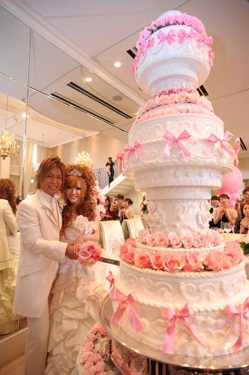 Gyaru Wedding, Gyaru Outfits, Hello Kitty Wedding, Super Sweet 16, Concrete Light, Hime Gyaru, Japanese Wedding, Gyaru Fashion, Grown Women