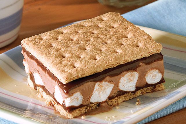 all i can say is mmmm Smores Ice Cream, Ice Cream Sandwiches Recipe, Fudge Ice Cream, Smore Recipes, Frozen Dessert Recipe, Ice Cream Treats, Cream Sandwich, Kraft Recipes, Ice Cream Toppings