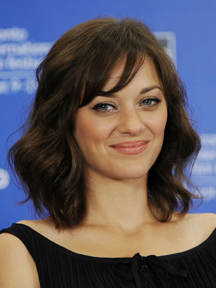 Marion Cotillard Hair, Marion Cotillard Style, Long Choppy Bobs, Marion Cottilard, French Actresses, Choppy Bob Hairstyles, Marion Cotillard, Trending Hairstyles, Shoulder Length