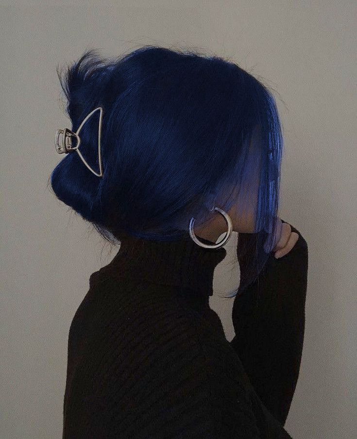 Blue Hair Color Ideas, Blue Hair Aesthetic, Blue Hair Color, Dyed Hair Blue, Filmy Vintage, Dark Blue Hair, Dyed Hair Inspiration, Pretty Hair Color, New Hairstyle