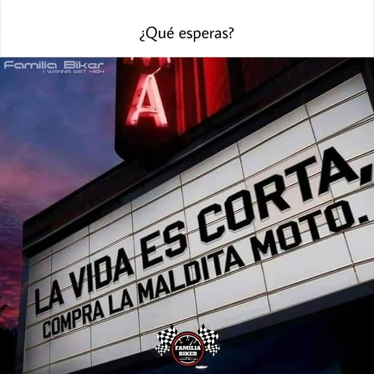 a movie theater sign with the words lavida es cora comprada moto