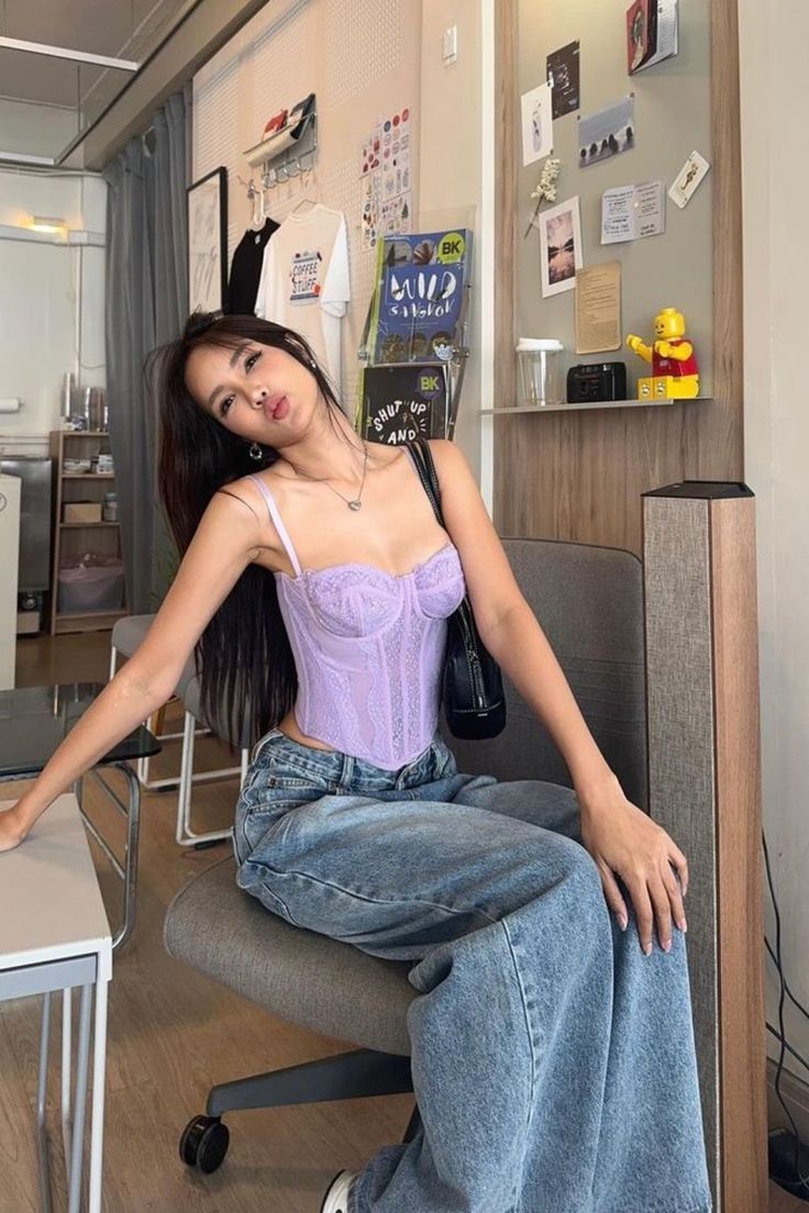 Asian Streetwear Fashion, Gen Z Aesthetic, Corset Fashion Outfits, Street Style Outfits Casual, Celebrity Children, Asian Streetwear, Modern Street Style, Corset Fashion, Streetwear Summer