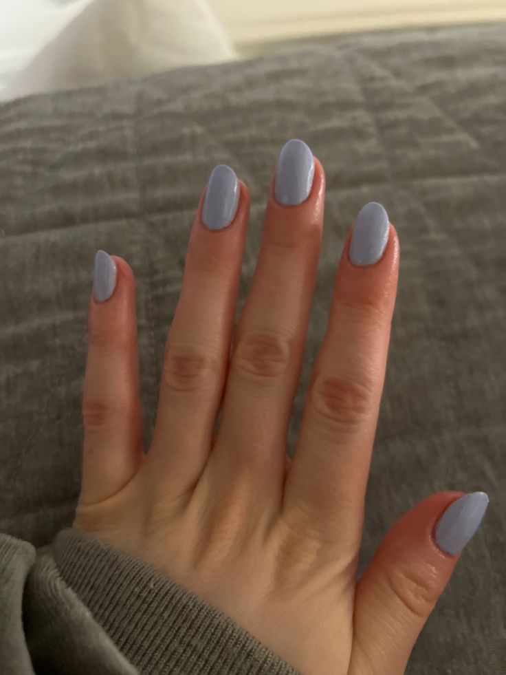 Nails On Olive Skin Tone, Short Oval Nails Spring, Plain Nail Colours, Single Color Nails, Light Nail Colors, Light Colored Nails, Bad Nails, Simple Spring Nails, Solid Color Nails