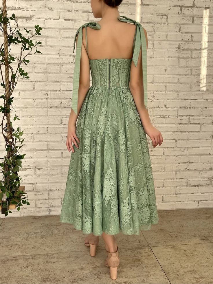 Dresses Tea Length, Corset Ball Gowns, Prom Dresses Green, Tea Length Prom Dress, Transitional Outfits, Spring Lookbook, Vibrant Florals, Special Occasion Gowns, Fashion Content