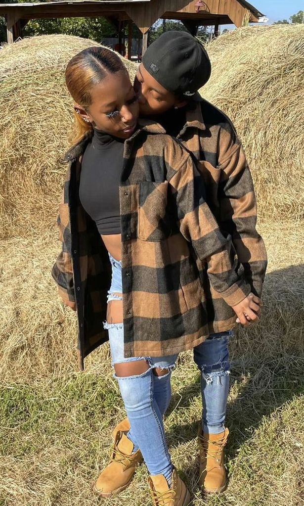 Black Couples Matching Outfits Winter, Matching Winter Outfits For Couples, Fall Matching Outfits Couple, Thanksgiving Couple Outfits, Black Couple Outfits Matching, Black Couples Matching Outfits, Black Couple Outfits, Couples Matching Outfits Swag, Couple Outfits Matching