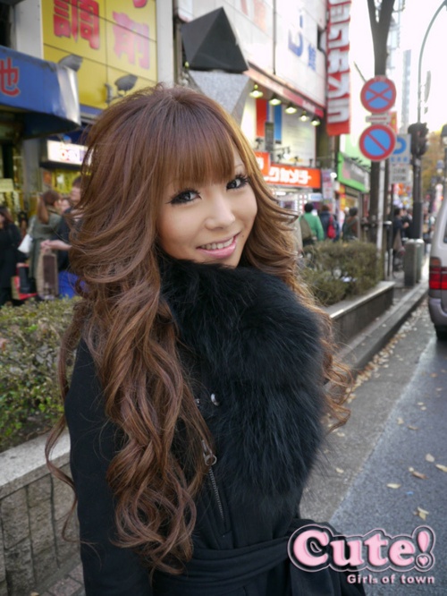 Gyaru Brown Hair, Japanese Gyaru, Pretty Curls, Gyaru Hair, Gyaru Style, Korean Hair Color, Tan Face, Gyaru Fashion, Japanese Street Fashion