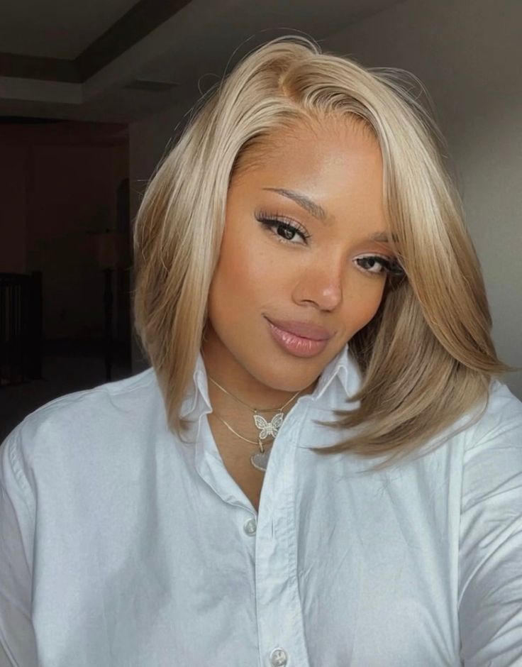 Blonde And Bronze Highlights, Honey Blonde Hair On Black Women Natural Silk Press Curls, Blond Bussdown, Bob Hairstyles White Women, Hairstyles For Plus Size Black Women, Peanut Butter Blonde Hair, Loose Curl Long Hair Styles, Blonde Brown Black Hair, Short Colored Bobs For Black Women