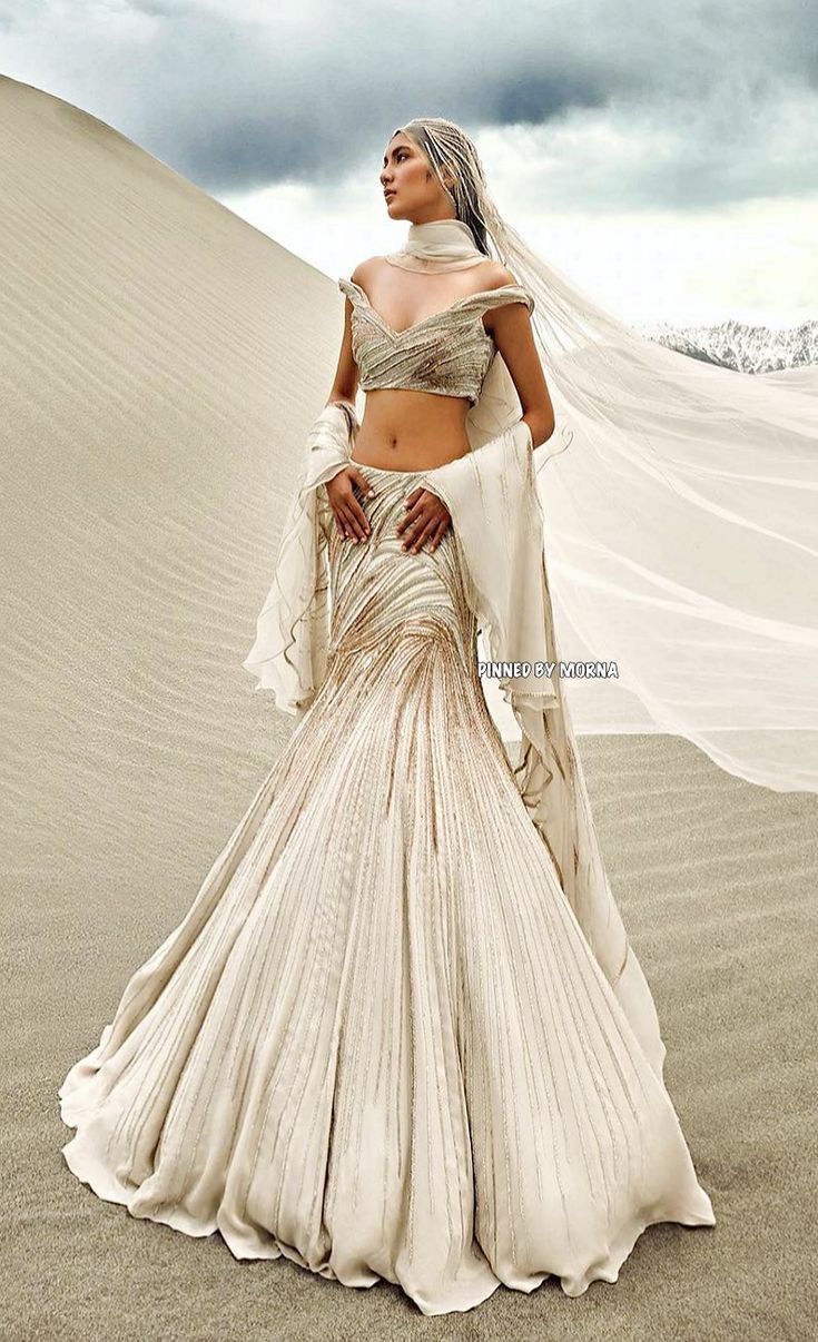 Premiere Looks, Show Reference, Thread Ceremony, Types Of Lehenga, Indian Outfits Modern, Luxury Gowns, New Lehenga, Knot Crop Top, Gaurav Gupta