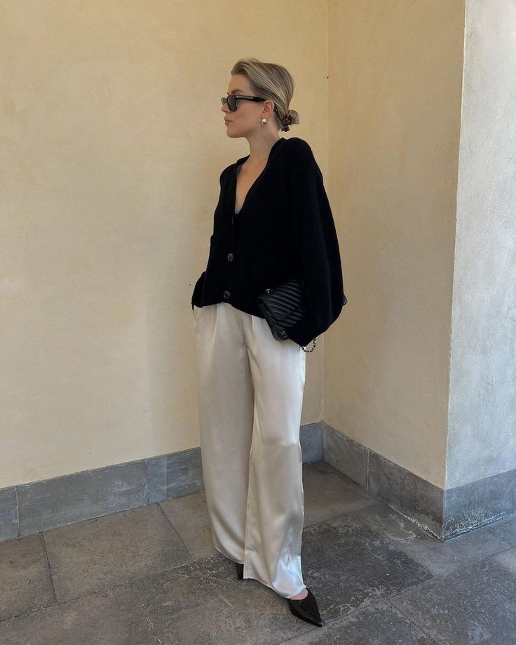 Cream Tailored Pants Outfit, Silk Pants Outfit Winter, Styling Silk Pants, Navy Silk Pants Outfit, Cream Satin Pants Outfit, Cream Silk Pants Outfit, How To Style Satin Pants, Creme Trousers Outfit, White Satin Pants Outfit