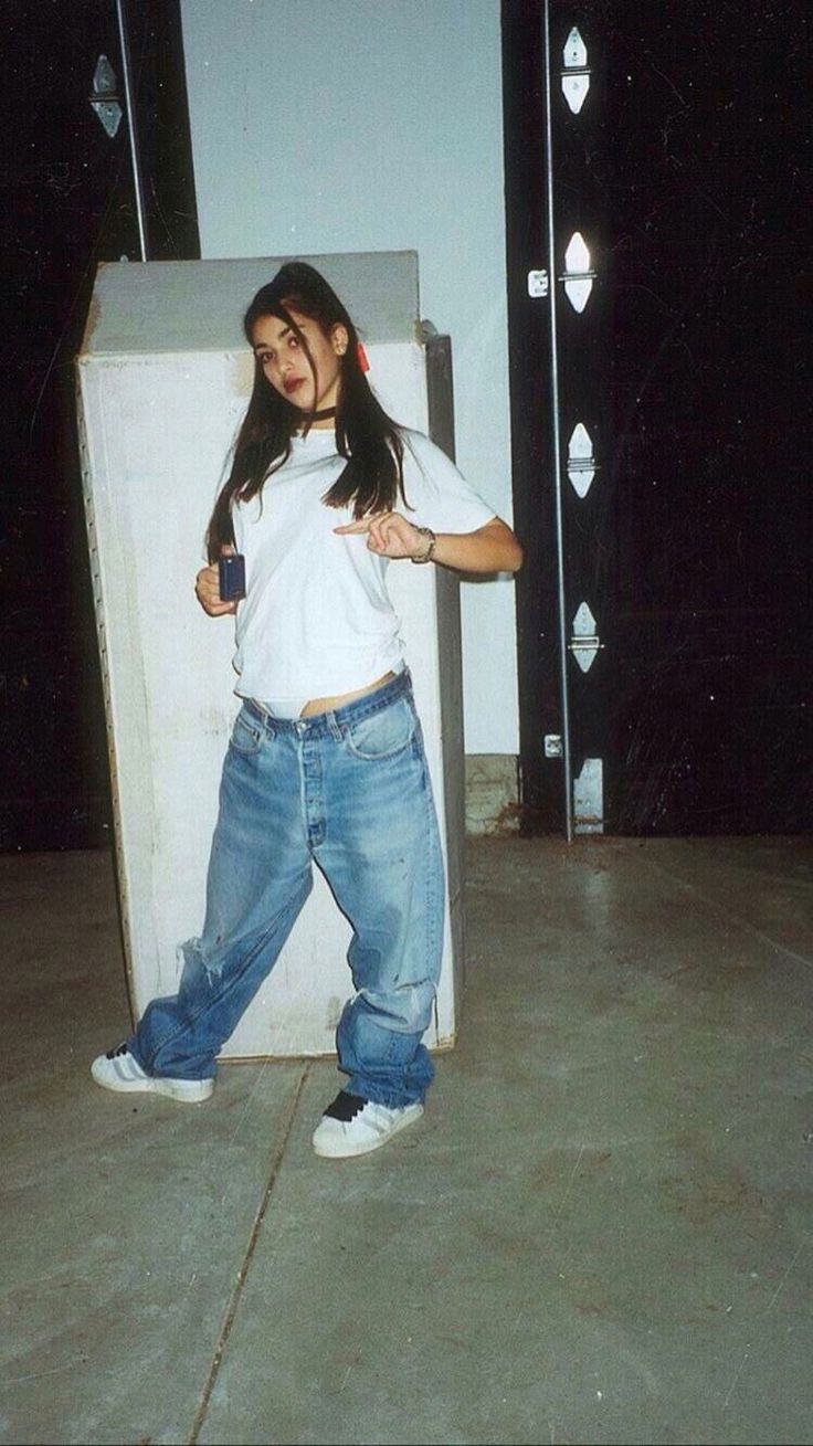 Kim Kardashian; late ‘90’s!! Kim K In The 90s, Kim K 90s Outfit, Mid 90s Fits, Kim K Outfits 2000s, Black In The 90s, 90z Outfits, 2000s Guys Outfits, 90s Aethstetic, Kim K 90s