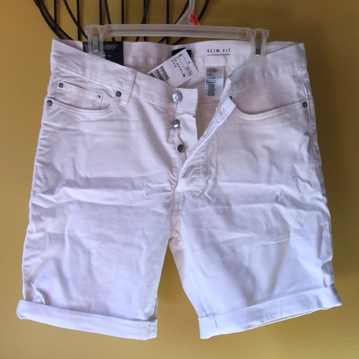 Brand New White Cuffed Shorts, 3 Buttons Instead Of Zipper, Stretch Denim, Slim Fit. Casual Fitted Shorts With Rolled Hem, Casual Cotton Jean Shorts With Rolled Hem, H&m Casual Cotton Jeans, Casual H&m Cotton Jeans, Cotton Jean Shorts With Rolled Hem For Summer, Summer Cotton Jean Shorts With Rolled Hem, H&m Casual Cotton Jean Shorts, H&m Relaxed Fit Casual Jeans, H&m Casual Relaxed Fit Jeans