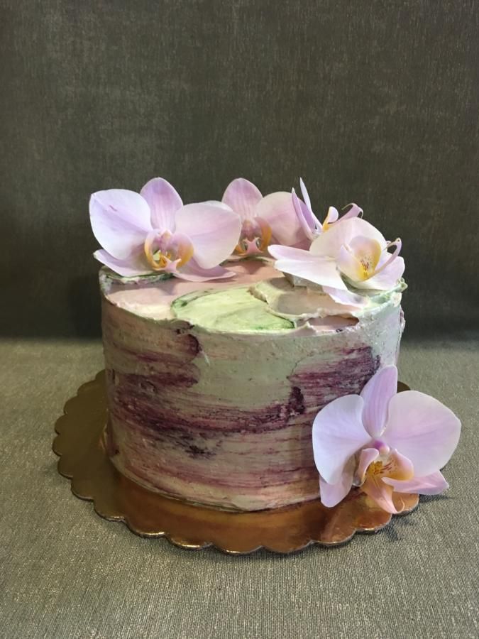 there is a cake with flowers on it