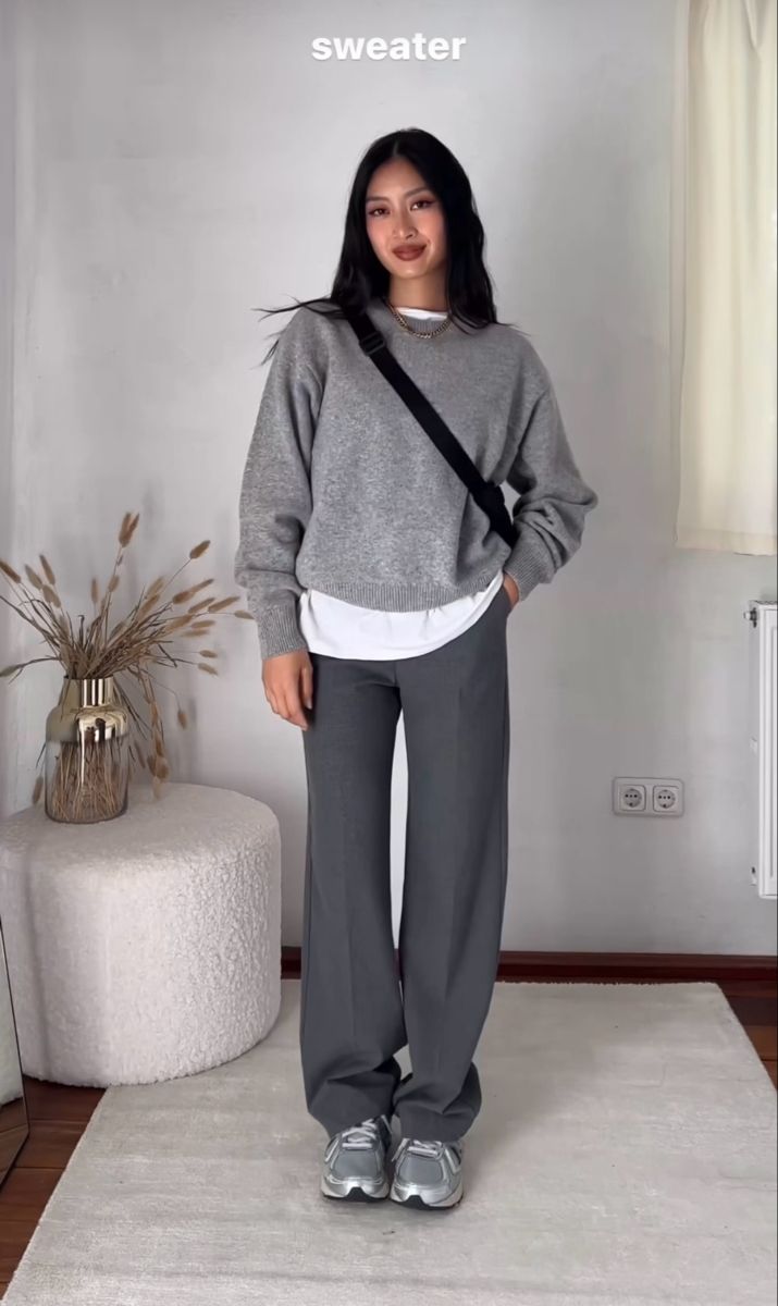 Gray Sneakers Outfit, Simple Autumn Outfits, Gray Pants Outfit, Gray Sweater Outfit, Outfit Trabajo, Love Outfits, Grey Sweater Outfit, Elegantes Outfit Damen, Africa Trip