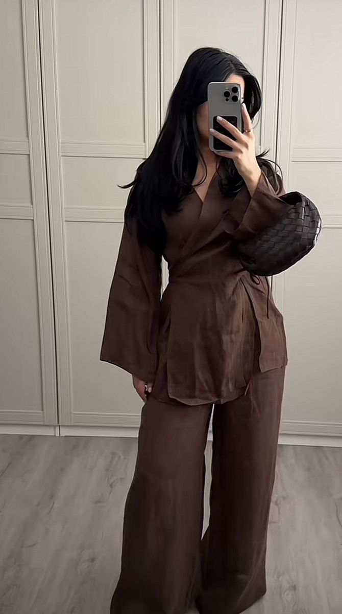 Hijabi Brunch Outfit, Modest Summer Casual Outfits, Hijabi Pants Outfits, Elegant Home Outfit, Modest Fashion Outfits Ideas, Modest Summer Outfits Pants, Understated Elegance Fashion, Co Ords Outfits Party, Fall Maxi Skirt Outfits