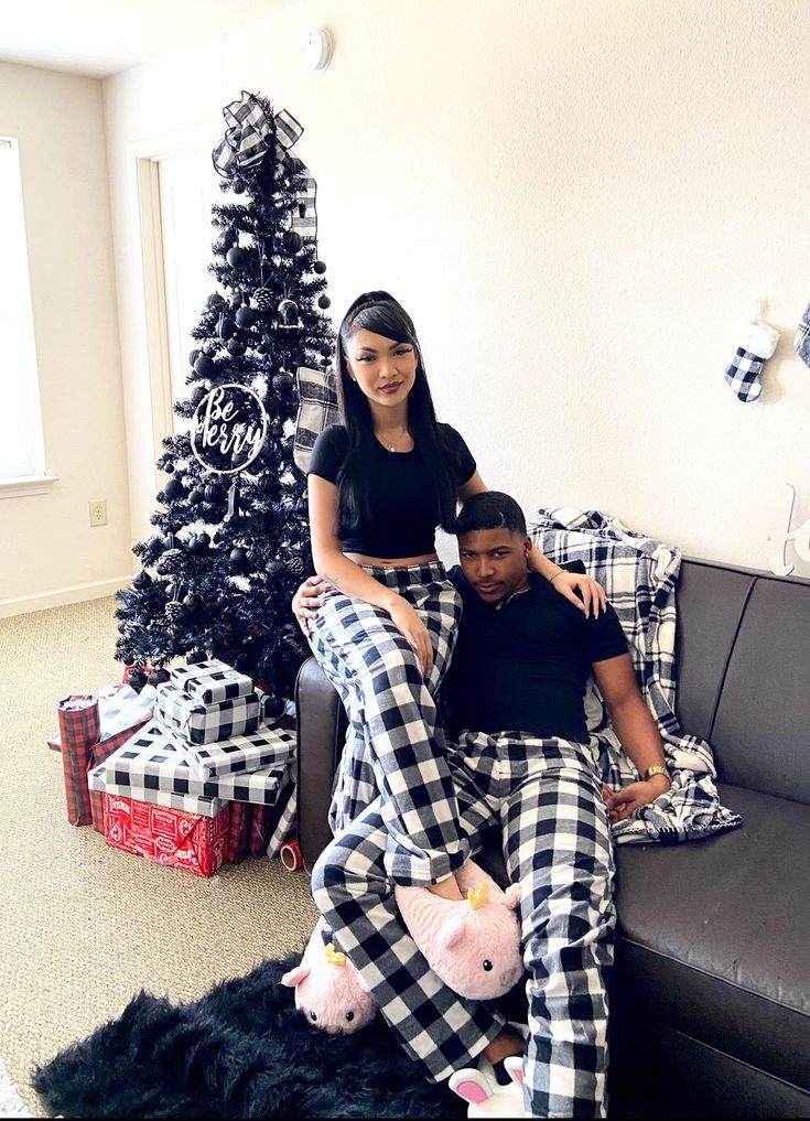 Matching Pajamas With Boyfriend, Couple Xmas Pjs, Couple’s Pajamas, Matching Jammies For Couples, Christmas Pajamas Aesthetic Matching, Couple Outfits Matching Ideas, Black Couple Matching Christmas Pajamas, Matching Outfits For Couples Pjs, Match Christmas Pajamas Couples