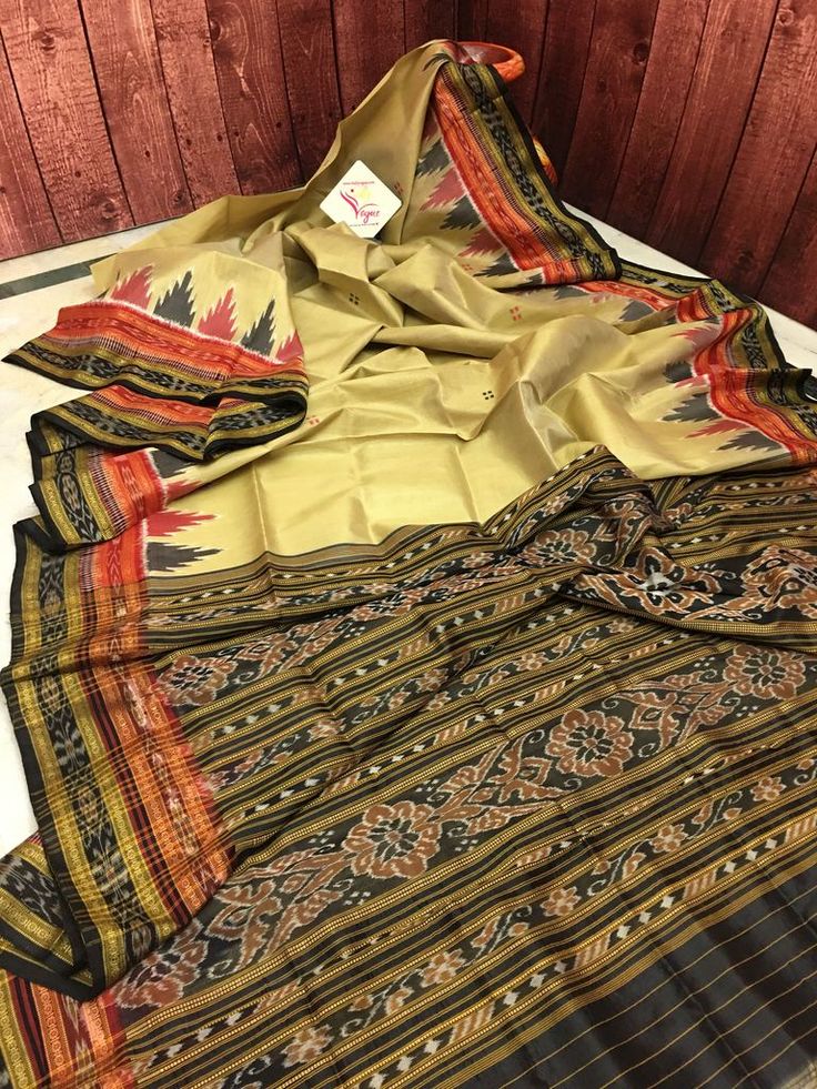 Khakee Golden Color Sambalpuri Silk Sambalpuri Design, Sambalpuri Saree, Salwar Designs, Folk Design, Blouse Measurement, Online Saree, Buy Sarees Online, Kinds Of Fabric, Contrast Blouse