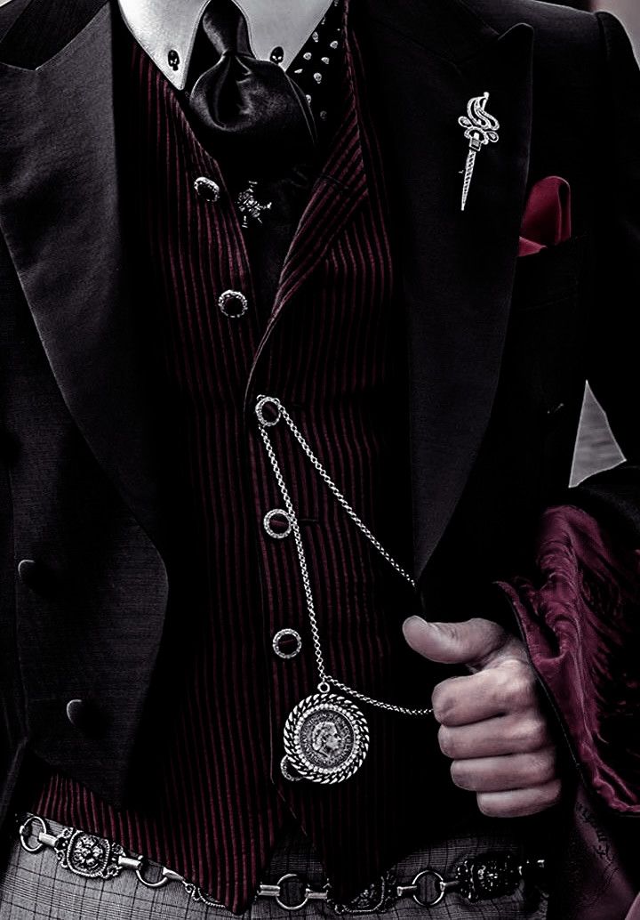 Kieran Valentine, Maroon Aesthetic, Howleen Wolf, Witch Wedding, Victorian Vampire, Vampire Clothes, Prince Clothes, Catty Noir, Monster High Characters